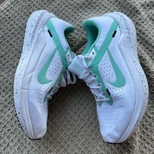 Nike Women's Athletic Shoes in White and Mint